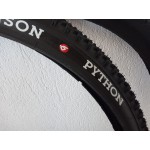НОВИ оригинални гуми предна и задна HUTCHINSON PYTHON 26 х 2,00